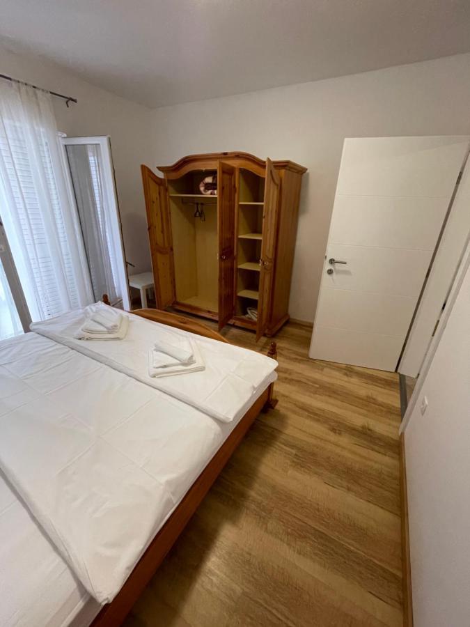 Holiday Home “Marko” With Heated Pool! ニン エクステリア 写真